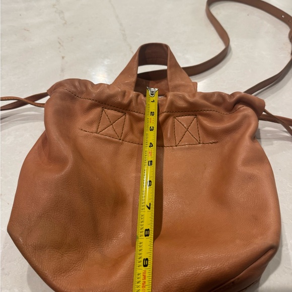Camel Brown soft leather Madewell piazza crossbody bag purse 8x8 - Picture 7 of 8